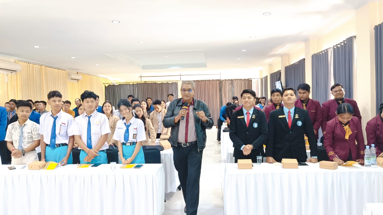 Narasumber dalam forum diskusi sosialisasi 