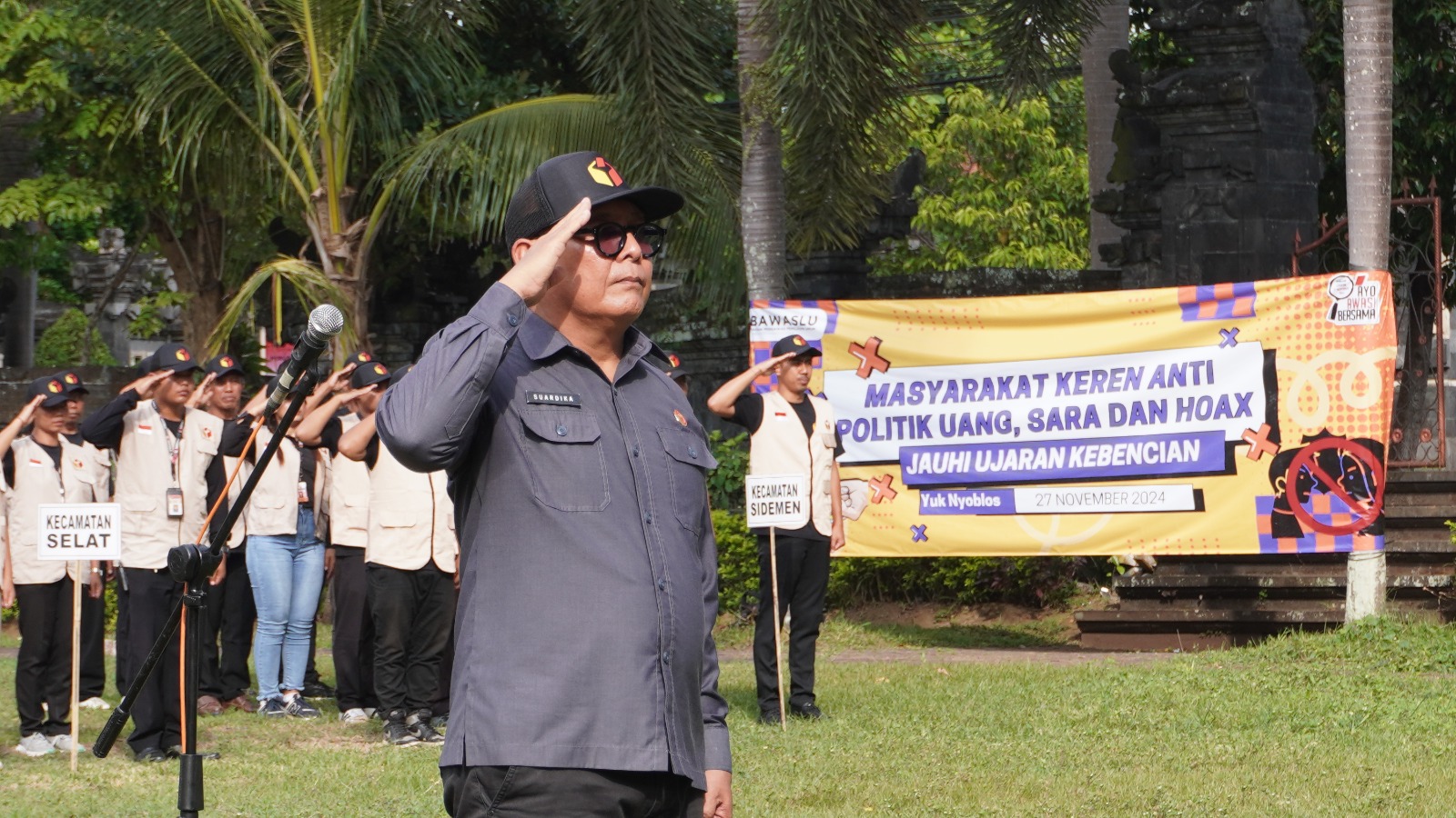 Ketua Bawaslu Karangasem menjadi pimpinan apel siaga