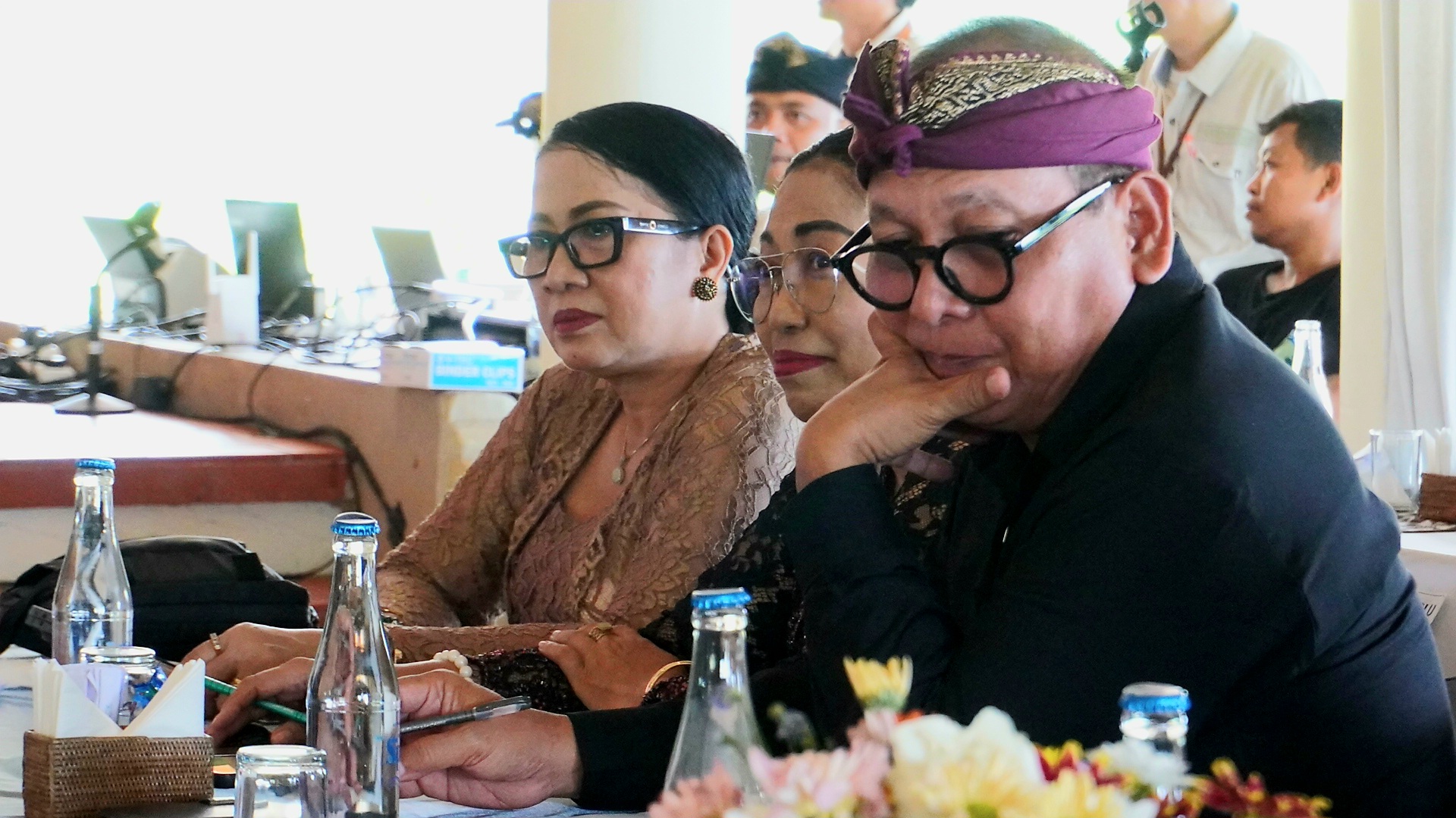 *Ketua Bawaslu Karangasem, I Nengah Putu Suardika mendampingi Kordiv P2H Bawaslu Provinsi Bali, Ketut Ariyani