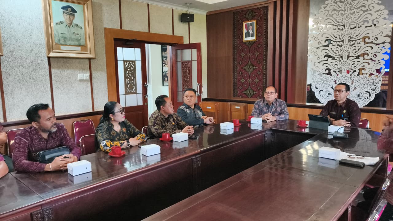 Studi tiru di Pemda Karangasem 