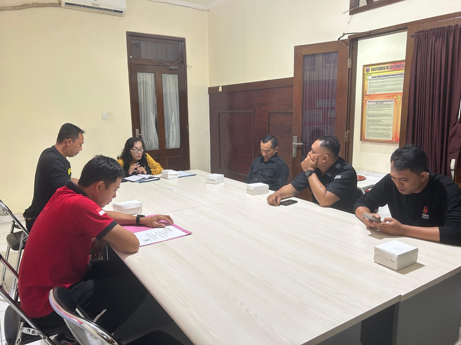 rapat kesbangpol pak ari