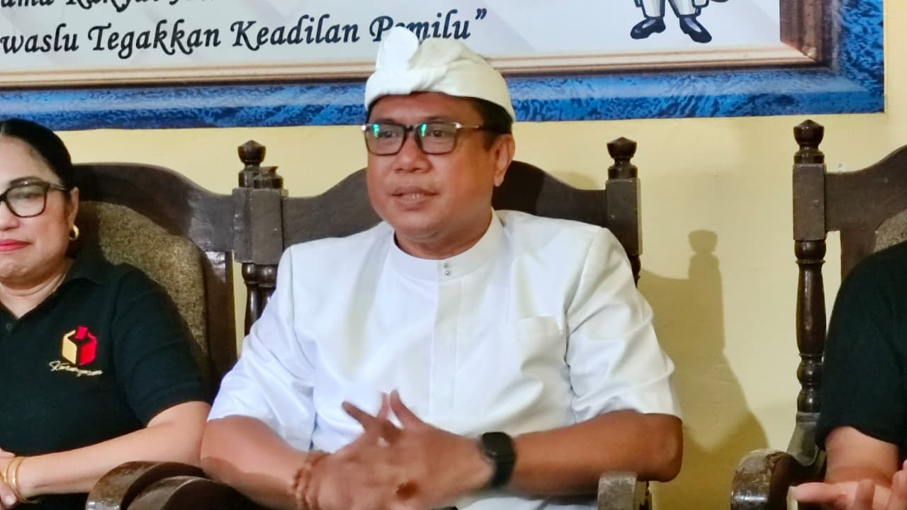 Kasek saat memberi arahan