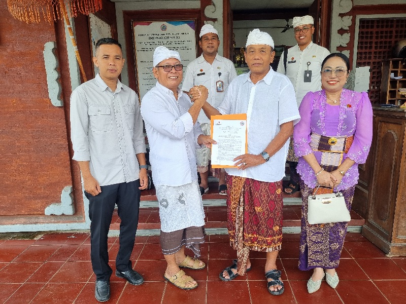 MOU Bawaslu Karangasem dengan Kepala SMK PGRI AMLAPURA 