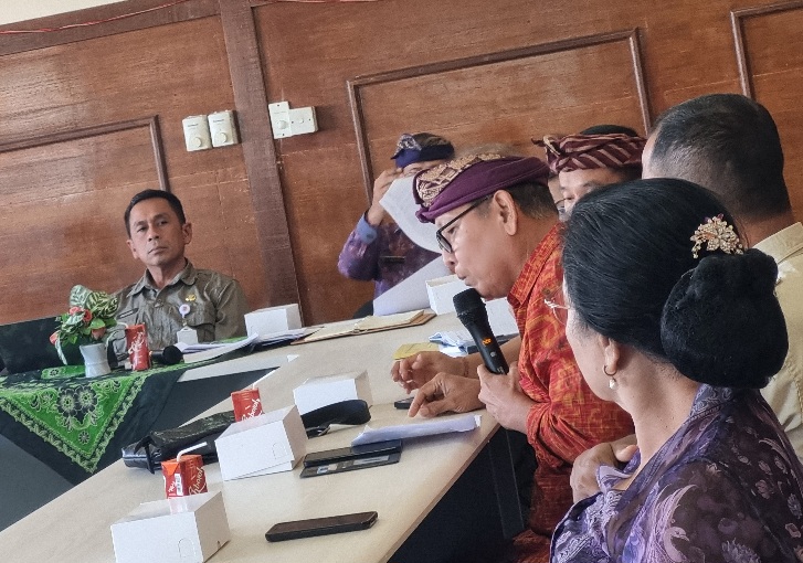 Ketua Bawaslu Karangasem memaparkan masukannya