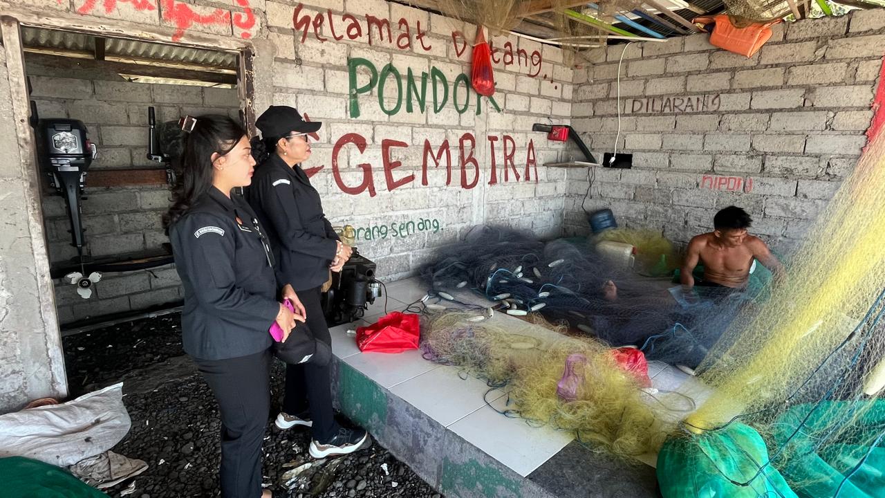 Pimpinan Bawaslu Karangasem, Diana Devi di Kampung Nelayan Ujung