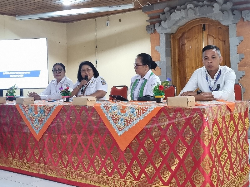 Pimpinan Bawaslu Karangasem  mendampingi Pimpinan Bawaslu Provinsi Bali 