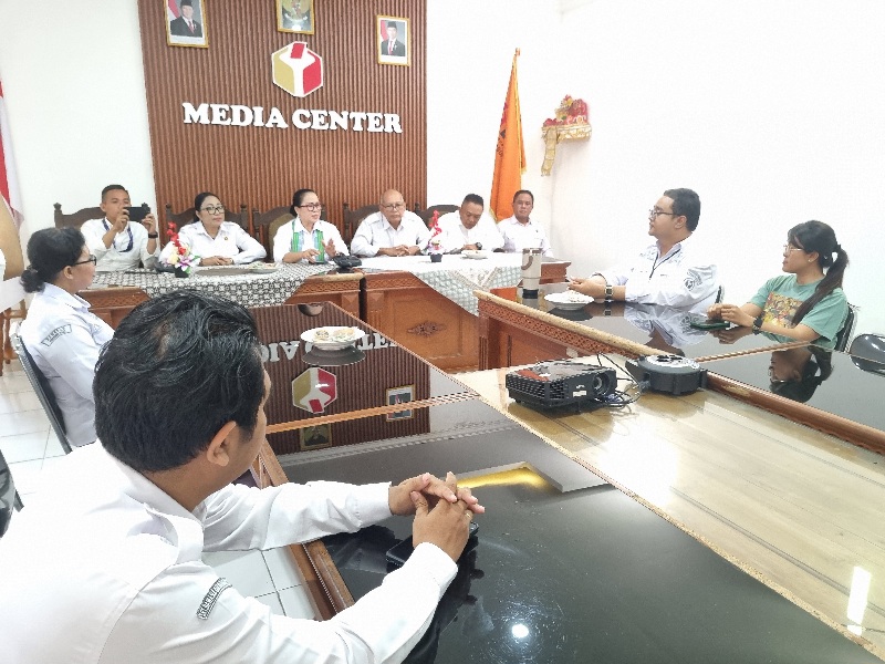 Rapat Evaluasi di Bawaslu Karangasem 