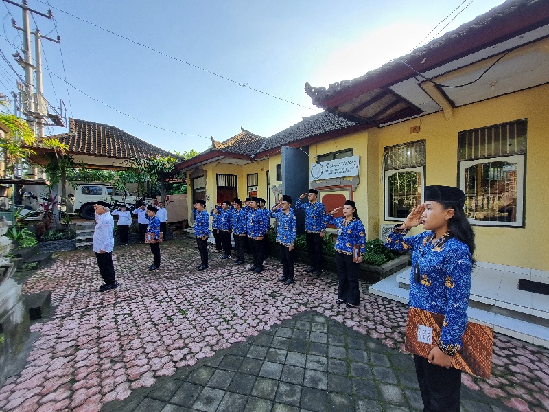 Apel di Lapangan Sekretariat Bawaslu Kabupaten Karangasem 