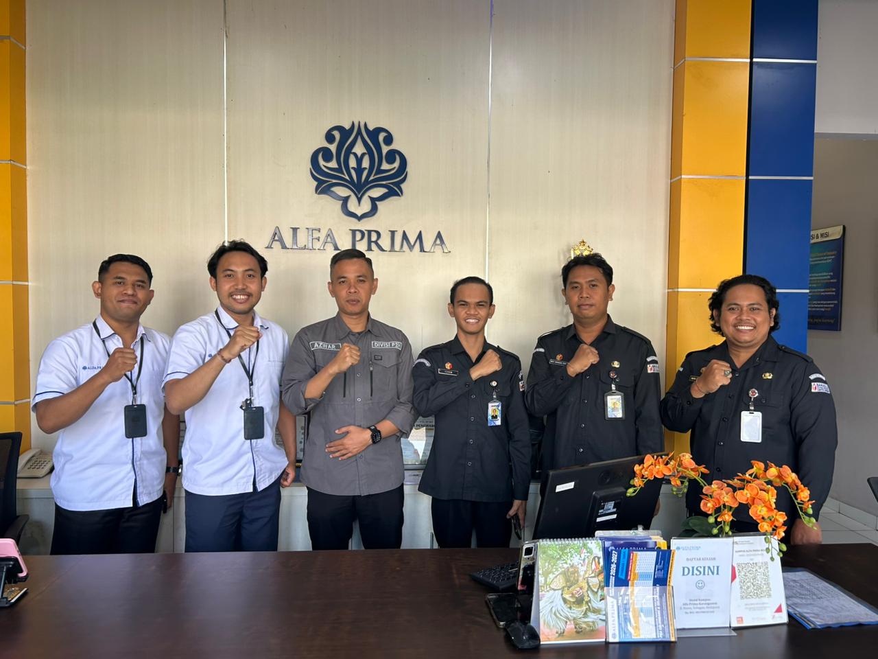 Foto Bersama Kordiv P2H azwardi Natta dengan pihak Alfa Prima Karangasem