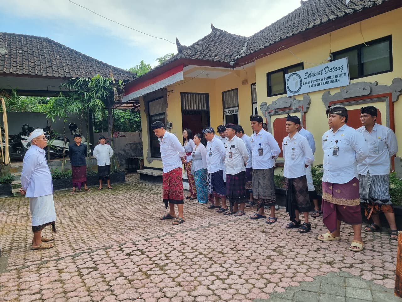 Suasana Apel pagi peringatan hari jadi ke-68 provinsi Bali