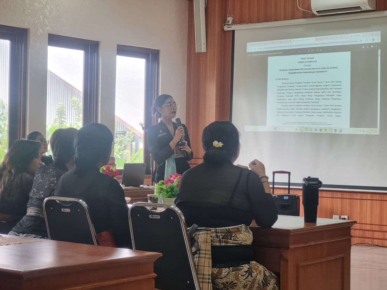 Pemaparan rapat kehumasan di Bawaslu Badung