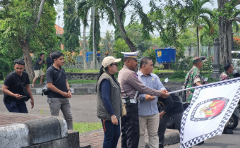 Pelepasan Distribusi Logistik di GOR Gunung Agung 