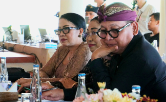 *Ketua Bawaslu Karangasem, I Nengah Putu Suardika mendampingi Kordiv P2H Bawaslu Provinsi Bali, Ketut Ariyani