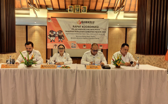 Pimpinan Saat Membua Acara Ramayana