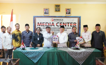 Menerima Audiensi KPU (2/6)