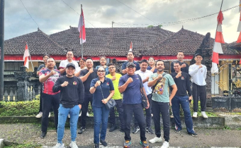 Foto Bersama Sebelum Jalan Santai