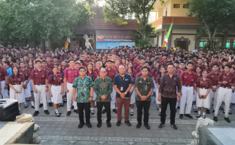 Foto bersama usai sosialisasi dilaksanakan di SMA N 1 Amlapura
