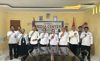 Foto berdama Kordiv P2H Bawaslu Bali usai monev kehumasan