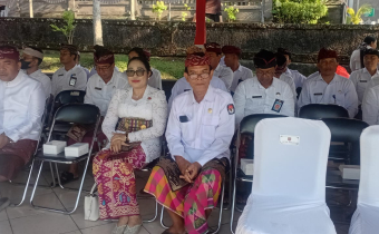 Diana Devi (Paling depan) bersama stakeholder lainnya