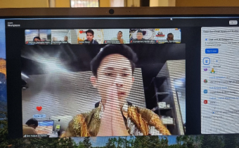 Pembukaan acara zoom humas