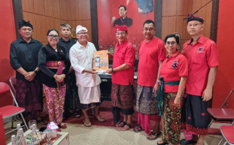 Penyerahan barcode Akses JDIH Bawaslu Karangasem 