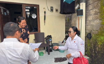 Kordiv HPS melakukan uji petik di rumah warga di Kecicang Islam