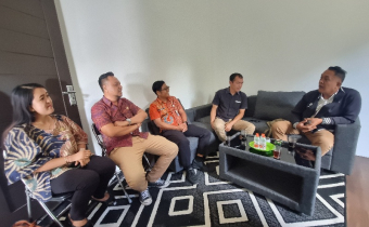 DISKUSI DEMOKRASI BERSAMA MASYARAKAT 