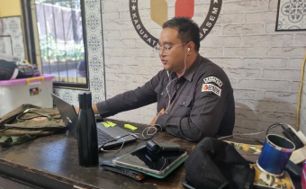 Korsek Bawaslu Karangasem mengikuti zoom