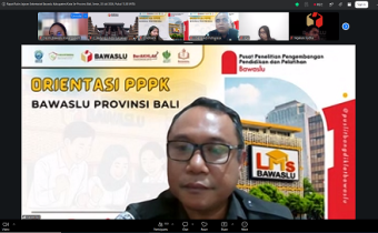 Rapat daring via zoom Bawaslu se-Provinsi Bali yang diikuti Bawaslu Karangasem