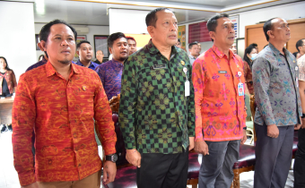 Kadek Arianta (kiri) menghadiri rapat WBK dan WBBM di KPU