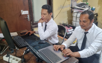 Staf Bawaslu Karangasem mengikuti penutupan orientasi PPPK, Kamis (23/7)