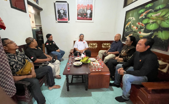 Suasana Diskusi di Sekretariat PKS