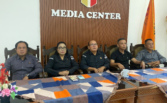 Pimpinan Bawaslu Karangasem mengikuti zoom persiapan program Bawaslu Membelajarkan Vol.2